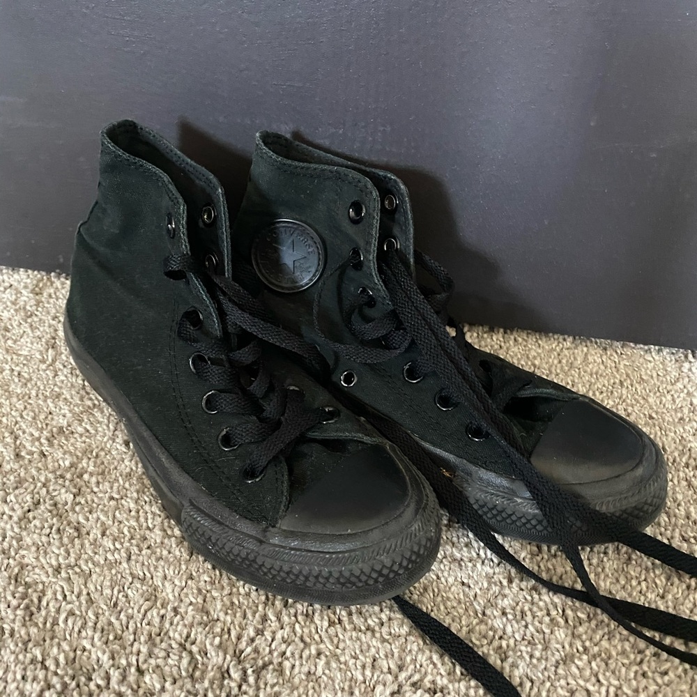 Black high top converse